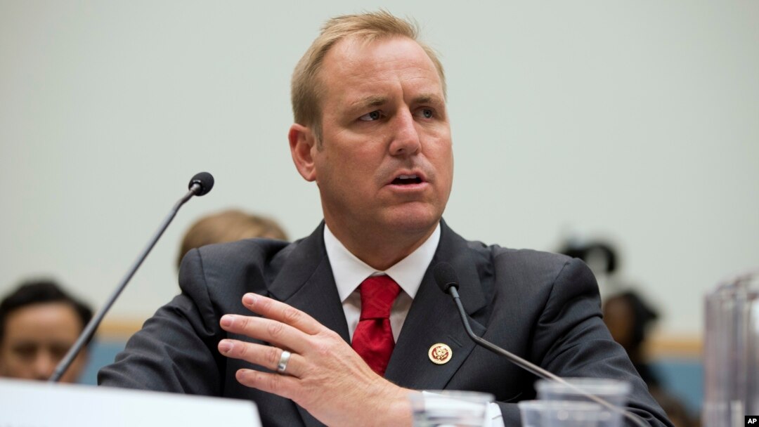 El congresista Jeff Denham representa a un distrito electoral donde el 40 por ciento es hispano y es casado con una latina.