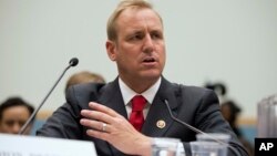 La propuesta del republicano Jeff Denham abría una puerta a la ciudadanía a jóvenes indocumentados.