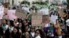 Marche de la Journée internationale des droits de la femme à Lima, Pérou, 7 mars 2020. (REUTERS/Angela Ponce)