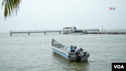 El muelle de Necoclí, el punto de partida de los migrantes hacia Acandí o Capurganá, municipios colombianos que sirven de entrada a la peligrosa selva del Tapón del Darién. Fotografía tomada el jueves 6 de febrero de 2025. FOTO: Johan Reyes, VOA.