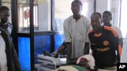 폭탄 공격으로 부상을 입은 피해자가 무하마드 전문 병원으로 긴급 후송 되어 응급 치료를 받고있다.