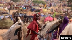 Em cinco semanas, muitos fugiram para o Tchad