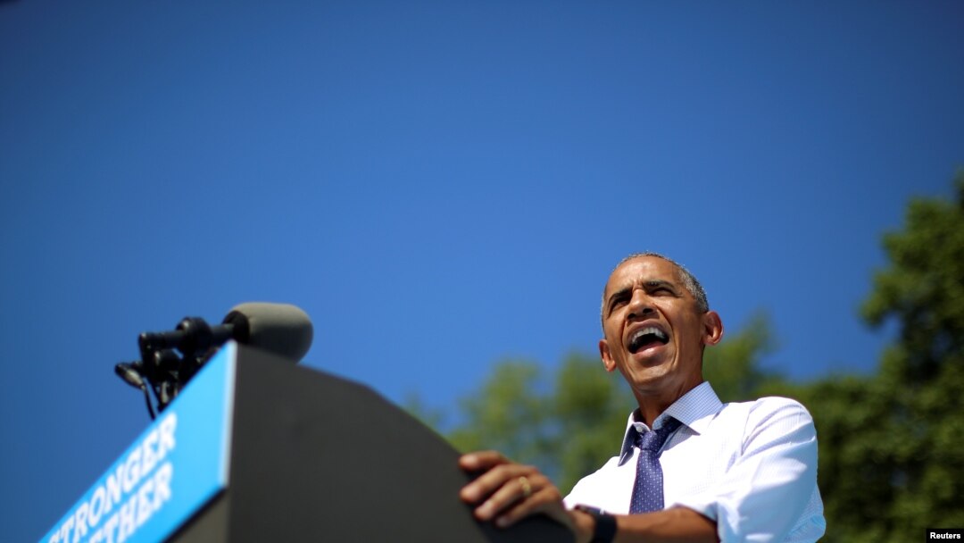 Obama govori na skupu podrške demokratskom kandidatu Hilari Klinton u Filadelfiji.
