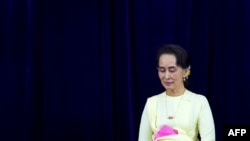 Bà Aung San Suu Kyi.