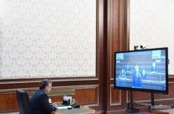 Uzbek President Shavkat Mirziyoyev has been holding remote meetings with his Cabinet. (president.uz)