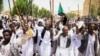 Manifestation de soutien à l'armée soudanaise dans la ville de Port Soudan, au Soudan, le 8 mai 2023.