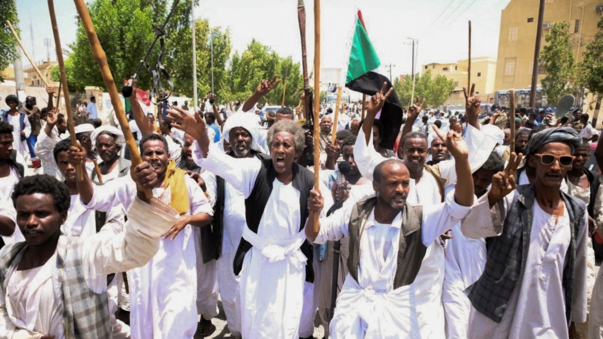 Soudan Fortes Explosions à Khartoum Au 26e Jour De La Guerre 