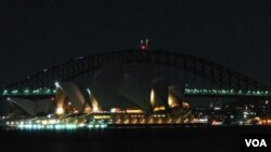 Kota Sydney, Australia saat memperingati 'Earth Hour' dengan memadamkan lampu-lampu kota (foto; dok).