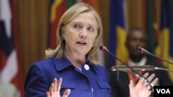 Menlu AS, Hillary Clinton memberikan pidato di Addis Ababa, Ethiopia (13/6).