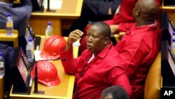 Le chef de l'opposition Julius Malema au Parlement, à Cape Town, Afrique du sud, le 11 février 2016.