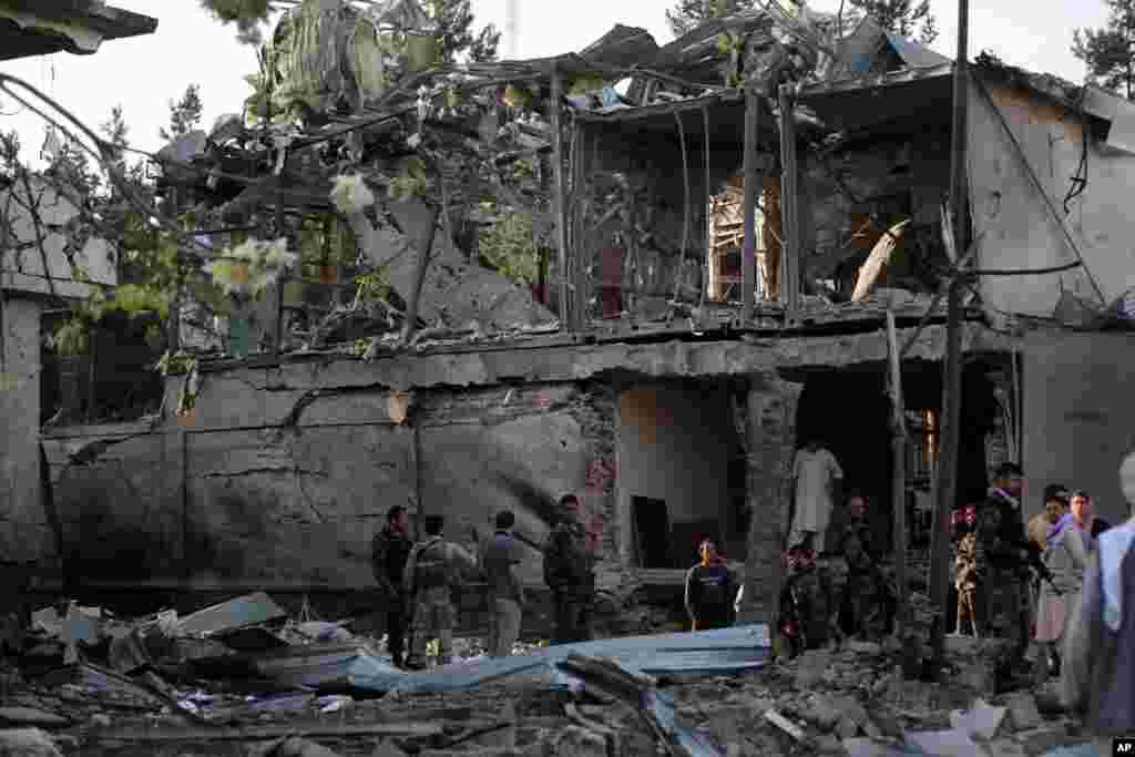 خانه سرپرست وزارت دفاع در پی یک انفجار مهیب در کابل، افغانستان