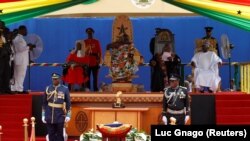 Prestation de serment du président du Ghana, Nana Akufo-Addo (centre), à l'Independence Square à Accra, Ghana, le 7 janvier 2017. (Photo REUTERS/Luc Gnago)