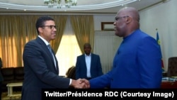 Président Felix Tshisekedi, na droite, apesi mbote na Dokolo Sindika na bokutani na Cité ya Union africaine, Kinshasa, 11 mai 2019. (Twitter/Présidence RDC)