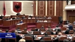 Korrupsioni i zyrtarëve shqiptarë