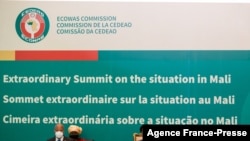 资料照片：西非国家经济共同体国家领导人开会讨论玛丽局势（2021年五月30号）。
