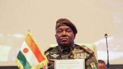 
Niger Mohamed Bazoum ka fanga wulilen ɲɛmaa 9 bɔra u ka jamana kɔnɔ. Nin latigɛ in kɛra Niamey faamaw fɛ kunun alamisa don.