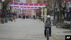 ARHIVA - Severna Mitrovica (Foto: AP/Visar Kryeziu)