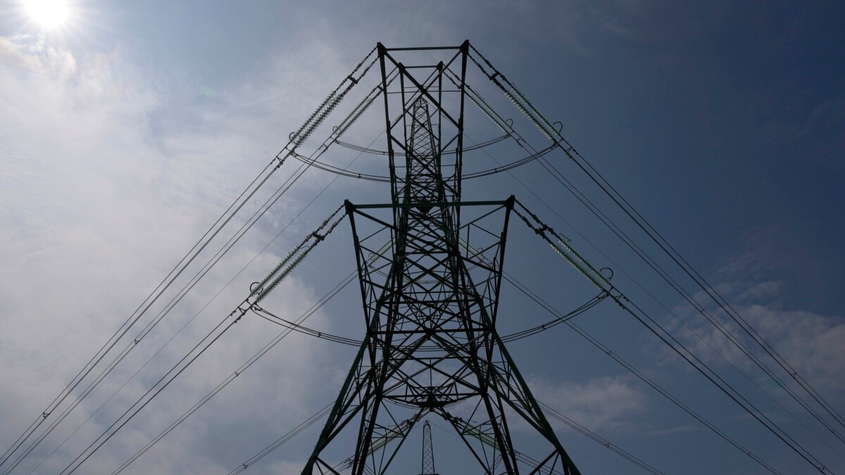 Britain Prepares for High Winter Heating and Electricity Costs