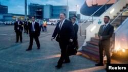 Menteri Luar Negeri AS, Mike Pompeo setibanya di Bandara Haneda, Tokyo, Jepang, 7 Juli 2018. 