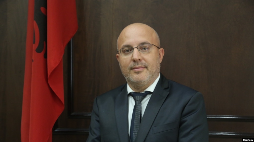 Shqipëri, ndahet nga jeta anëtar i Gjykatës së Lartë, Darjel Sina