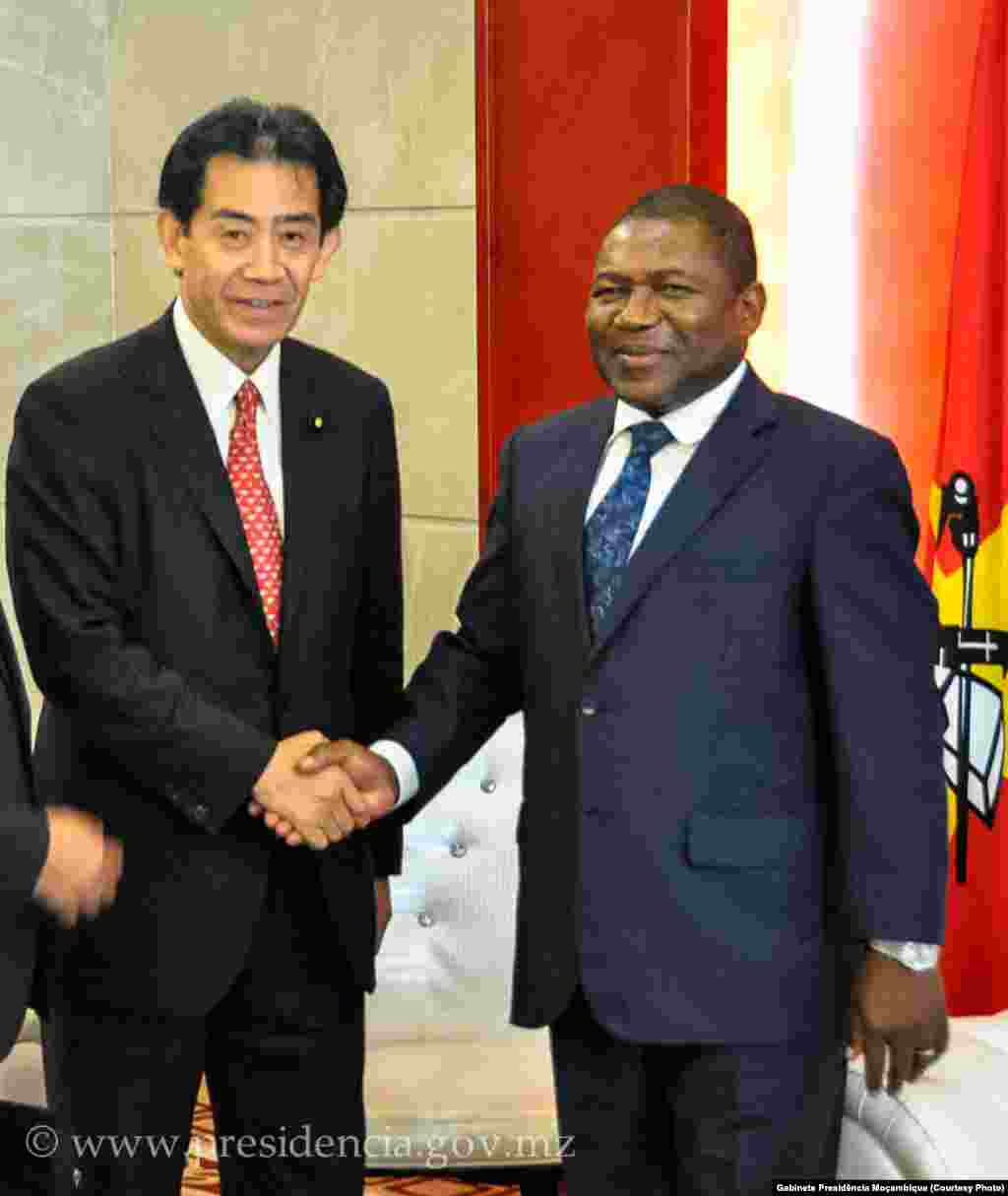 Presidente Nyusi com o enviado especial do Primeiro-Ministro do Japão