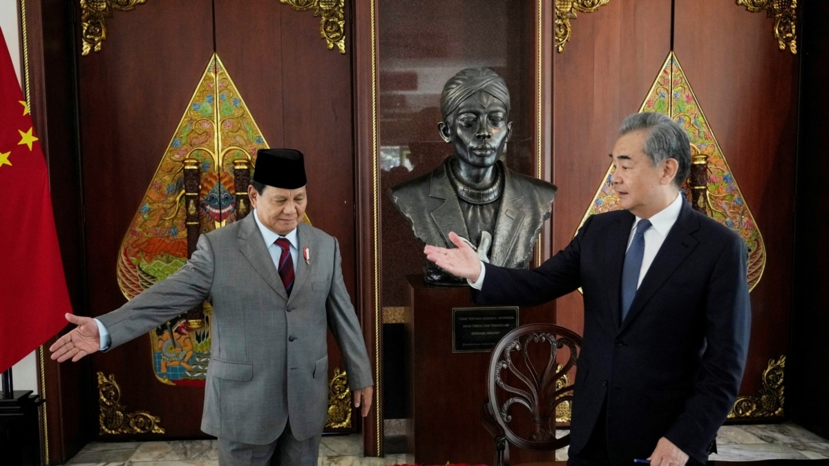 王毅访问雅加达 双方承诺持续深化关系