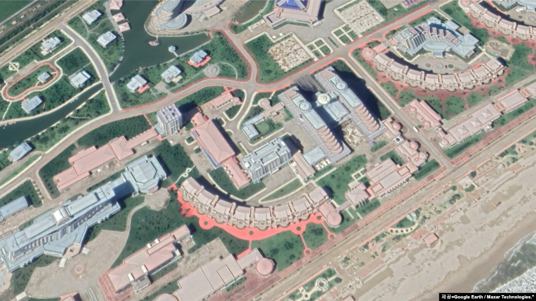 원산갈마 해안지구를 촬영한 위성사진. 제공=Google Earth / Maxar Technologies.
