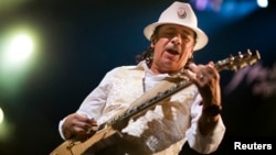 Carlos Santana de origen mexicano es uno de los principales referentes de la música hispana en EE.UU.