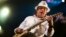 Carlos Santana de origen mexicano es uno de los principales referentes de la música hispana en EE.UU.