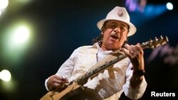 Carlos Santana, de origen mexicano, es uno de los grandes referentes de la música estadounidense.