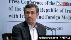 Presiden Iran, Mahmoud Ahmadinejad, menolak kritikan dalam negeri yang meningkat terkait kebijakan ekonominya (Foto: dok). Saat ini mata uang Rial anjlok hingga rekor terendah atas dolar Amerika.