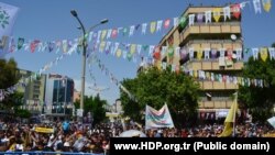 Mîtînga girseyî ya HDP li Semsûrê