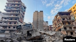 Sejumlah gedung hancur menyusul serangan Israel ke pinggiran selatan Beirut, Lebanon, pada 7 November 2024. (Foto: Reuters/Mohammed Yassin)