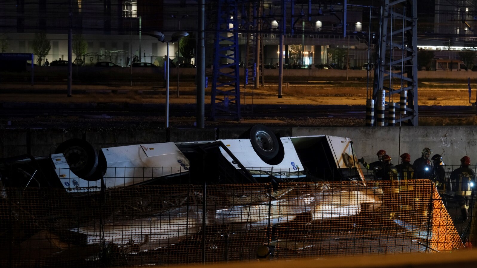 Tragedija u Veneciji: Najmanje 21 osoba poginula u autobuskoj nesreći