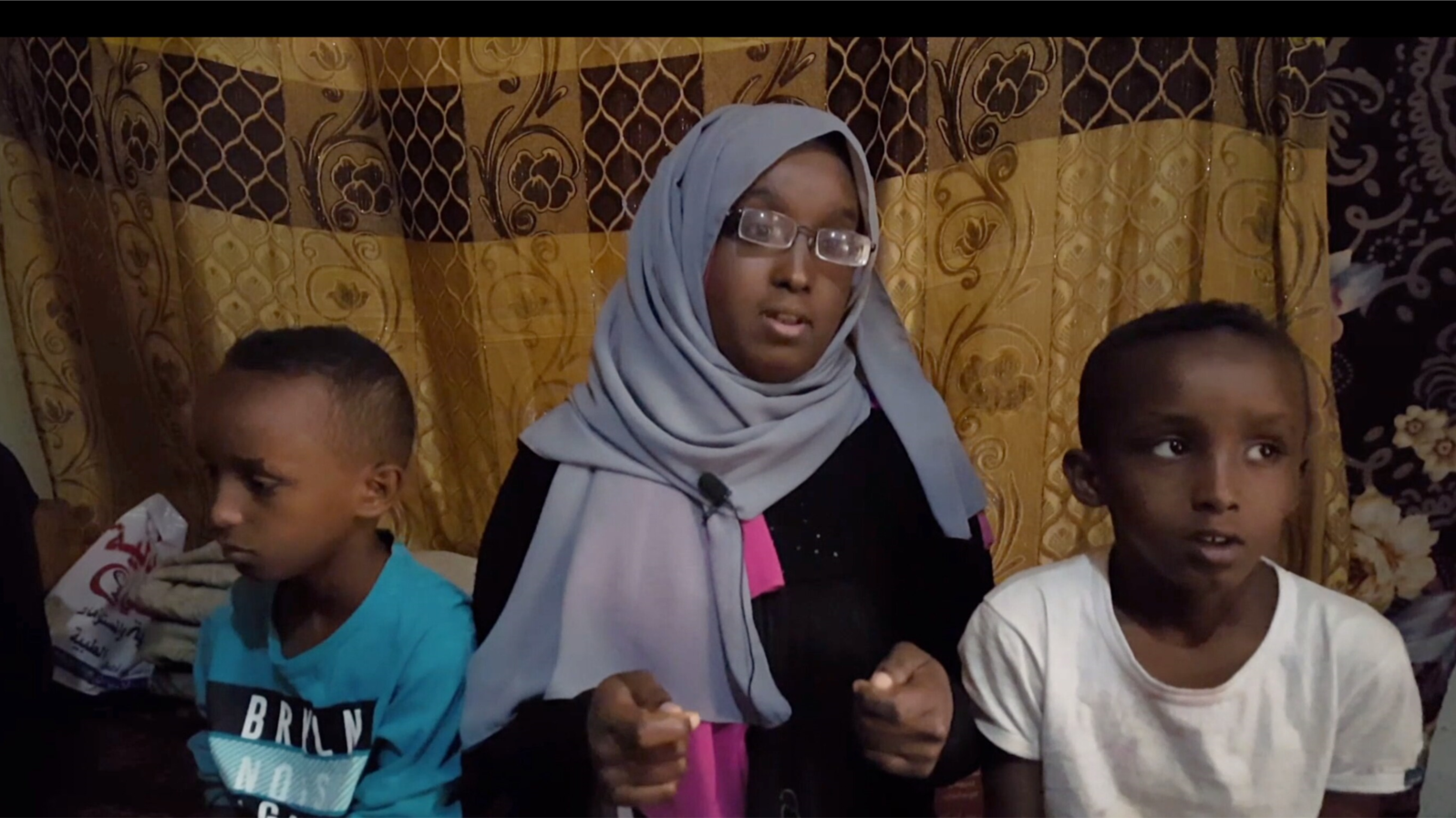 Aayah Mohammed Osman, a teenage Somali refugee, says her family has to choose between hunger and exposure to the virus, in Sanaa, Yemen, June 7, 2020 (Naseh Shaker/VOA)