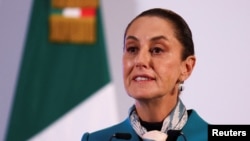 La presidenta de México, Claudia Sheinbaum, ofrece una conferencia de prensa un día después de las elecciones estadounidenses, en el Palacio Nacional, en la Ciudad de México, México, el 6 de noviembre de 2024. REUTERS