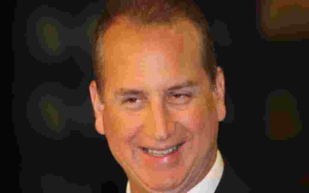 Mario Diaz-Balart visita la VOA