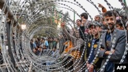 د اګست په میاشت کې پارلېمنټ د تحلیل کېدو وروسته پکار ده چې انتخابات د نومبر په میاشت کې شوی وی خو د مردم شمارۍ په سبب ووټونه د فېبرورۍ د میاشت پورې وځنډېدل. د جنورۍ په میاشت کې د سېنېټ غړو غوښتنه وکړه چې د امنیت د صورتحال له امله دې انتخابات وځنډول شي