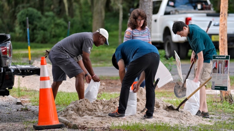 Forecasters expect depression nearing Florida to become tropical storm