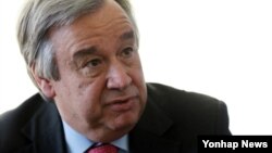 안토니오 구테레스 유엔 난민 최고대표가 15일 서울 중구 유엔난민기구(UNHCR) 한국대표부에서 한국 언론과 인터뷰하고 있다.