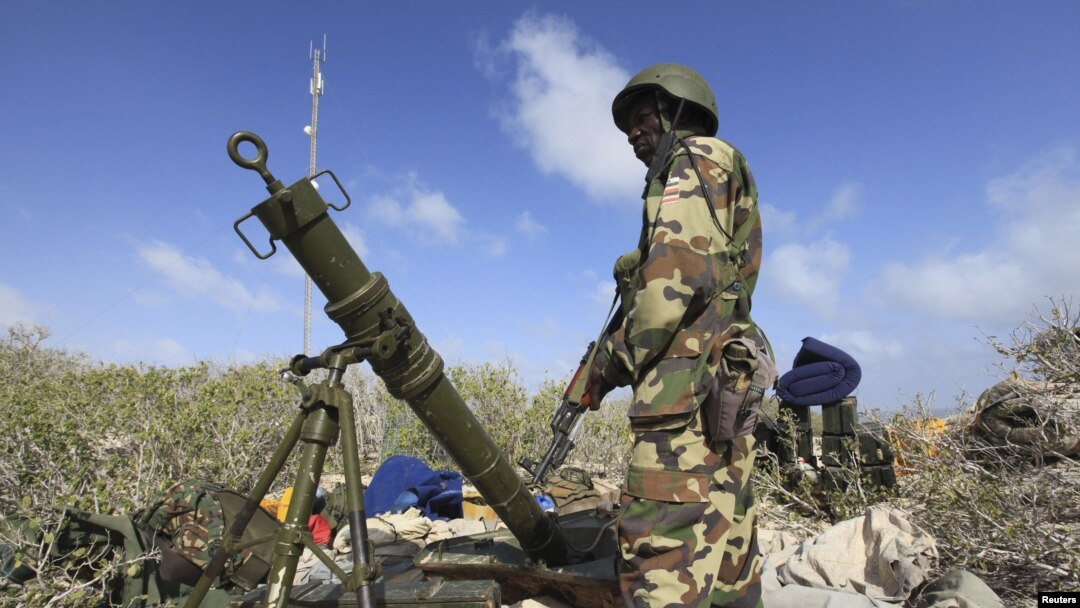 AMISOM oo ku sugan Ceel Macaan