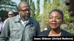 L'acteur Forest Whitaker, envoyé spécial de l'Unesco pour la paix et la réconciliation, en compagnie de Valerie Amos, alors secrétaire générale adjointe des Nations Unies, chargée des questions humanitaires, Soudan du Sud, le 6 février 2015. 