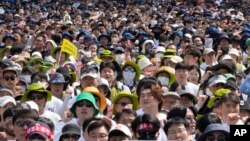 Multitudinarias marchas en la capital surcoreana para conmemorar el Primero de Mayo.