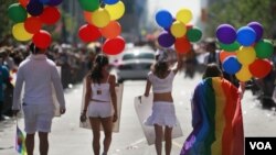 La comunidad gay espera que Nueva York se una a otros estados del país como Washington y apruebe el matrimonios para homosexuales.