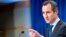 Речник Державного департаменту США Метью Міллер під час щоденного брифінгу. Фото: AP/Nathan Howard 