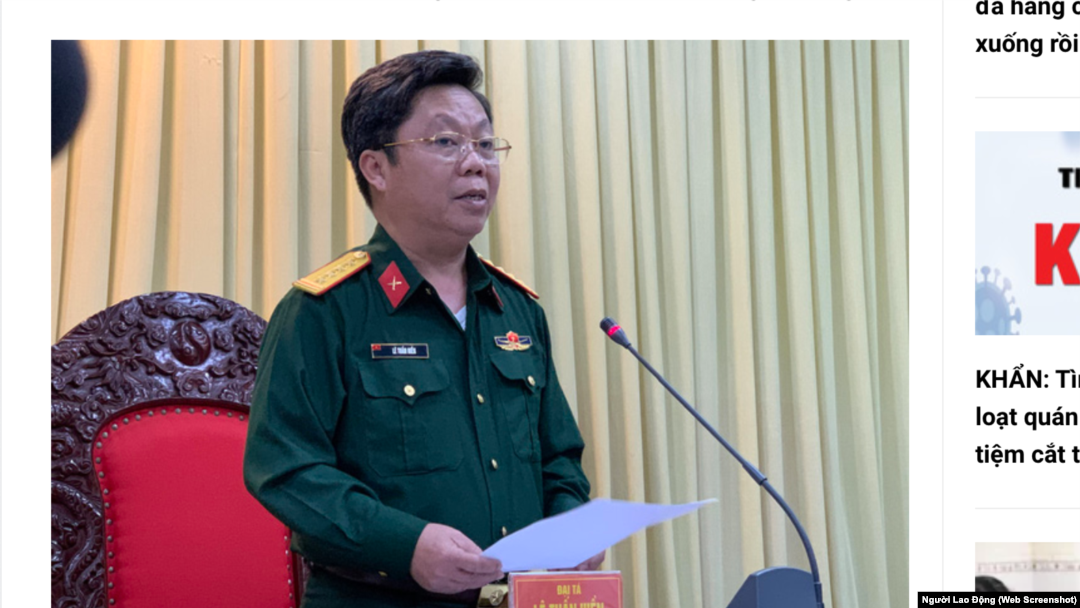 Đại tá Lê Tuấn Hiền giải thích nguyên nhân cái chết của quân nhân Nguyễn Văn Thiên tại cuộc họp báo ngày 1/12/2021.