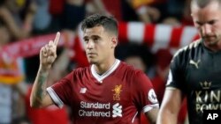 Philippe Coutinho de Liverpool célèbre après avoir marqué un but lors du dernier match contre le Leicester City FC lors du tournoi de football Premier League Asia Trophy à Hong Kon, 22 juillet 2017.