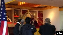 Dalai Lama Addresses Tibetans in Bay Area