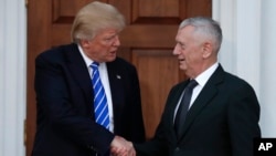 Mattis chocó con la administración Obama en algunos asuntos de Oriente Medio, principalmente sobre Irán, un país al que ha señalado como la mayor amenaza en esa región para EE.UU.