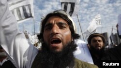 9일 인도 이슬라마바드에서 모하메드 아프잘 구르에 대한 사형 집행에 반대해 벌어진 시위.